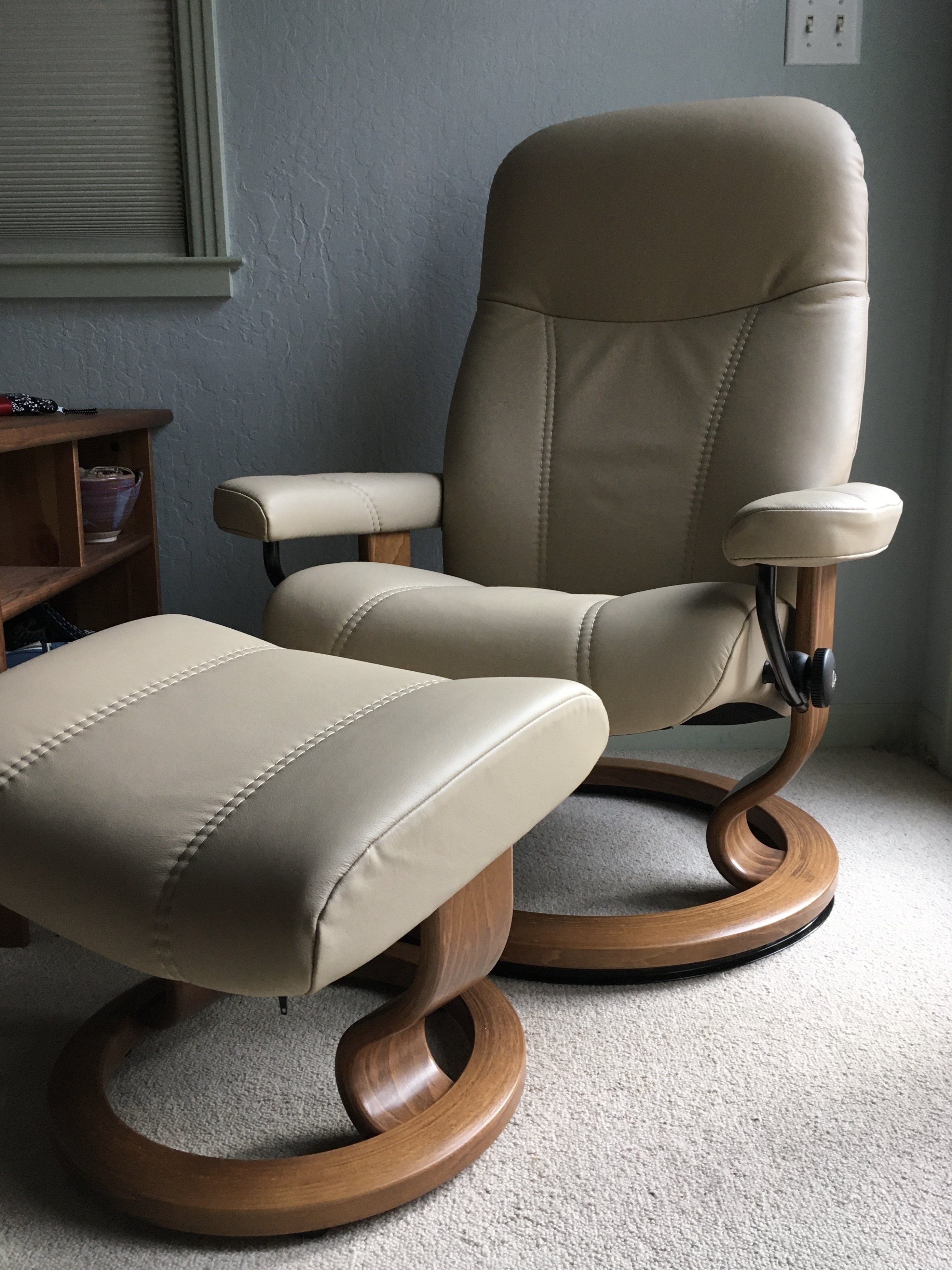 Stressless Consul Classic Recliner & Ottoman – Recliner Store