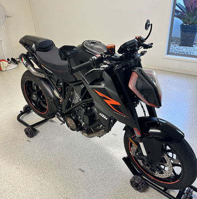 KTM 1290 SuperDuke /R /GT カスタム トップケース サイドケース