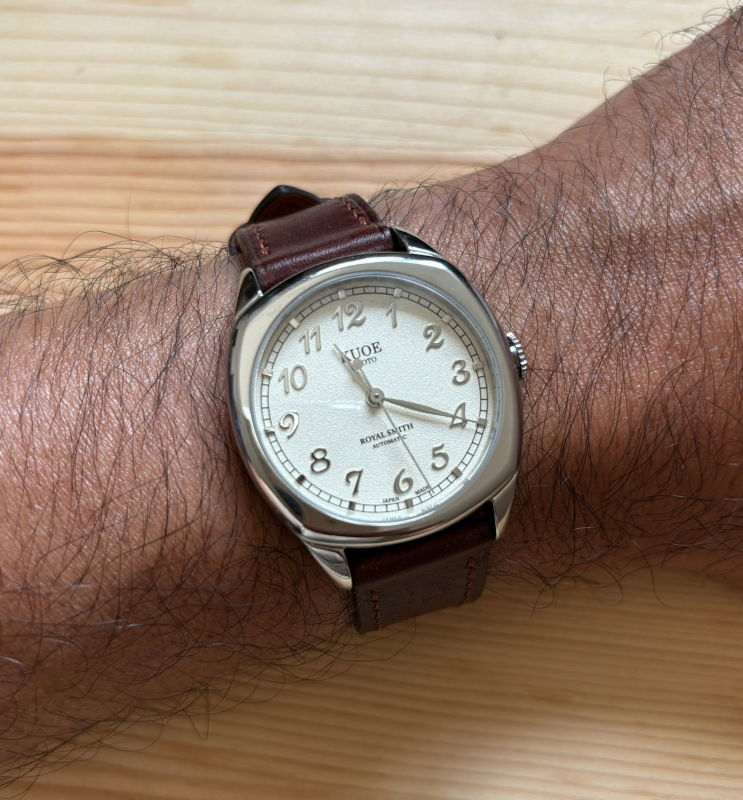 ROYAL SMITH 90-008 Silver case with silver indices dial