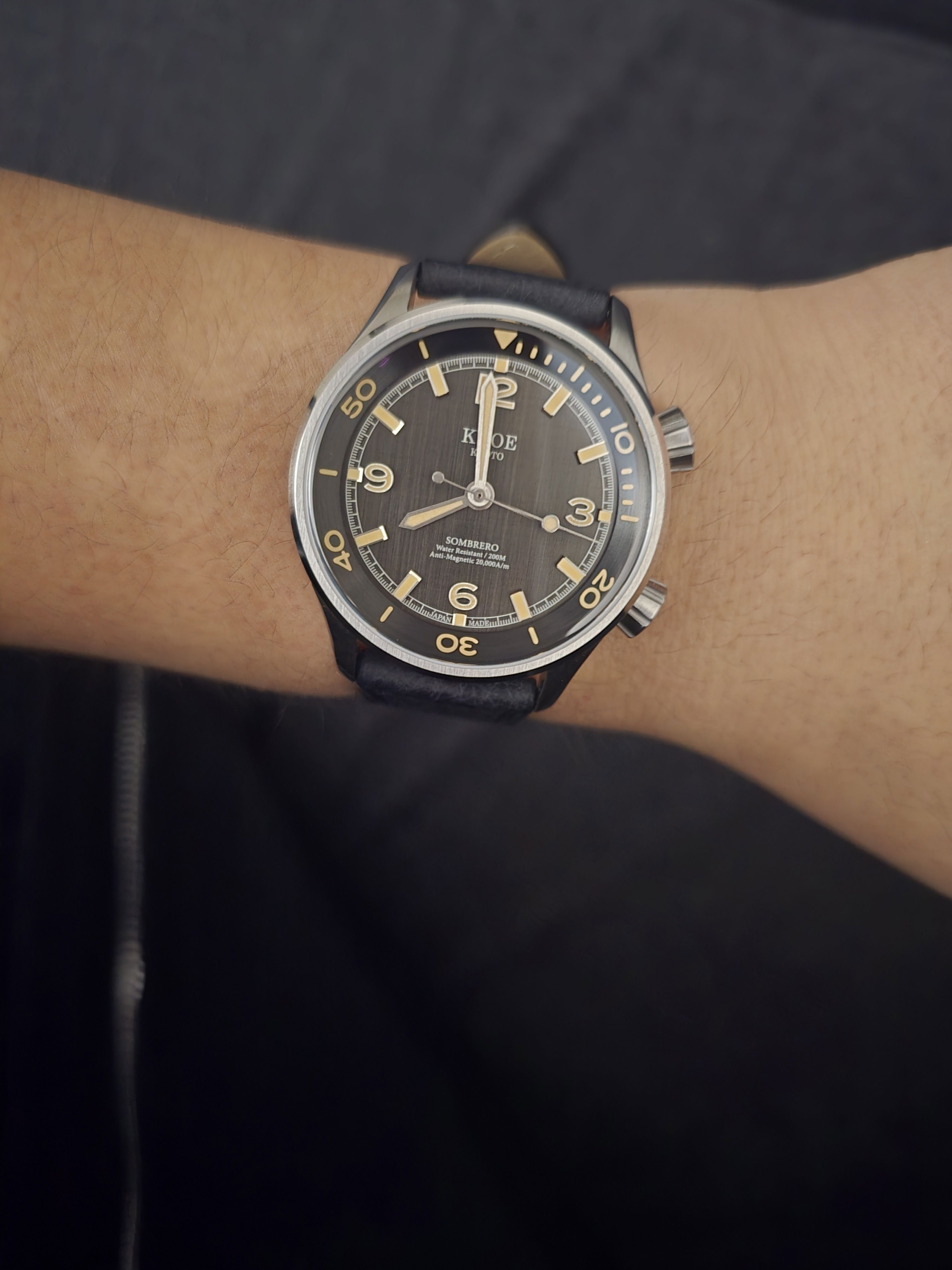 SOMBRERO 90-011, Black Linen Textured Dial, 20 BAR Water Resistant