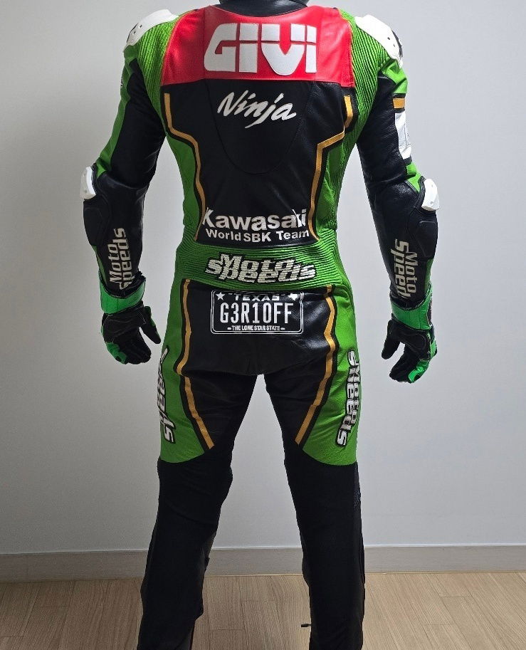 ジョナサン・レアのKawasakiレザーを今すぐ購入！