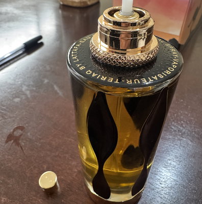 tobacco jam 50 assaf Extrait de Parfum | Buy Original Luxury Perfume in Nigeria | Mkhasa Pink Pepper and Bergamot middle notes are Papyrus Discover the Allure of Tobacco
