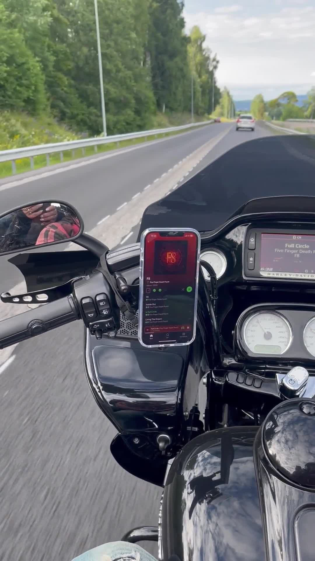 Street glide phone mount on sale